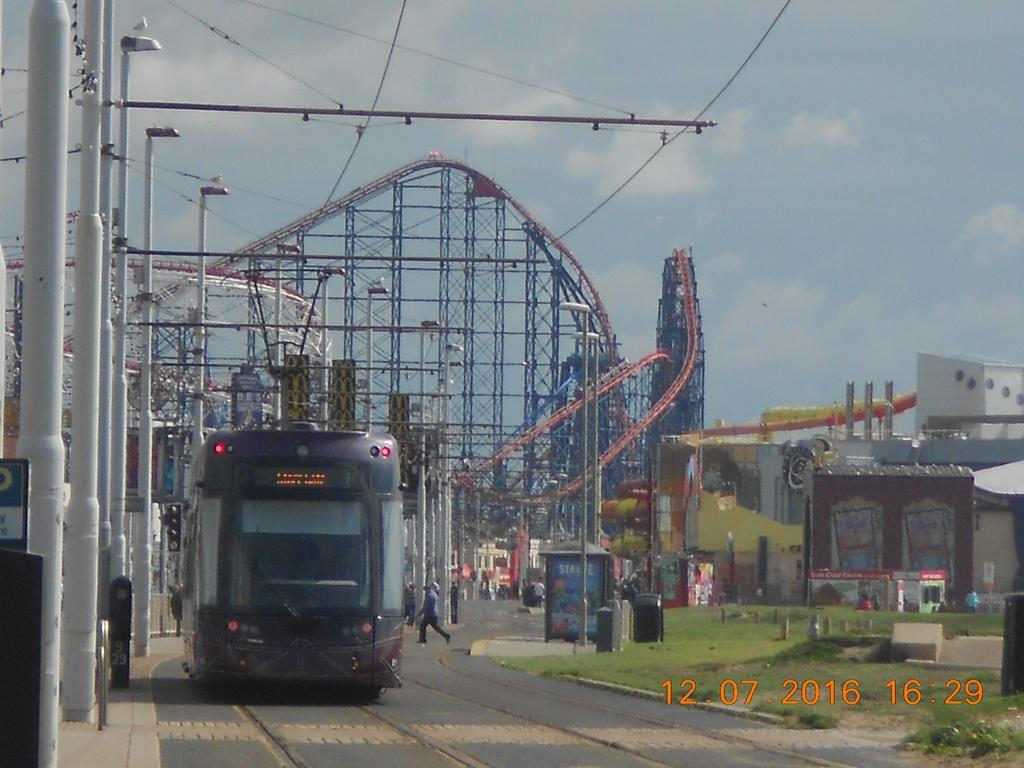 The Holmlea Hotel Blackpool Exterior photo